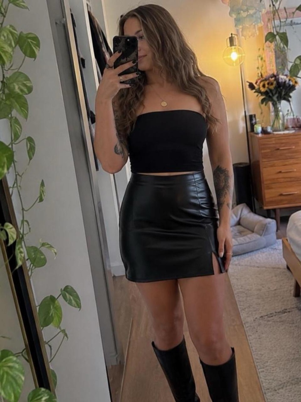 NWT Black Faux Leather High Waisted Mini Skirt – Size L